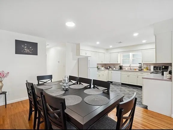 COMEDOR - 42 Van Buren St
