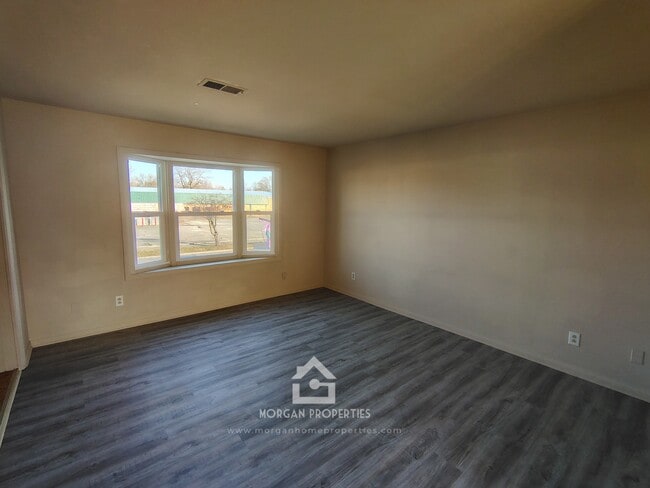 Building Photo - 2331 Broadway St