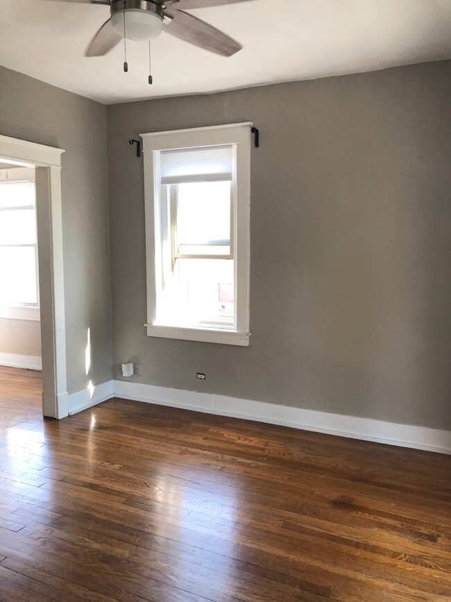 Building Photo - 114 W 36th St