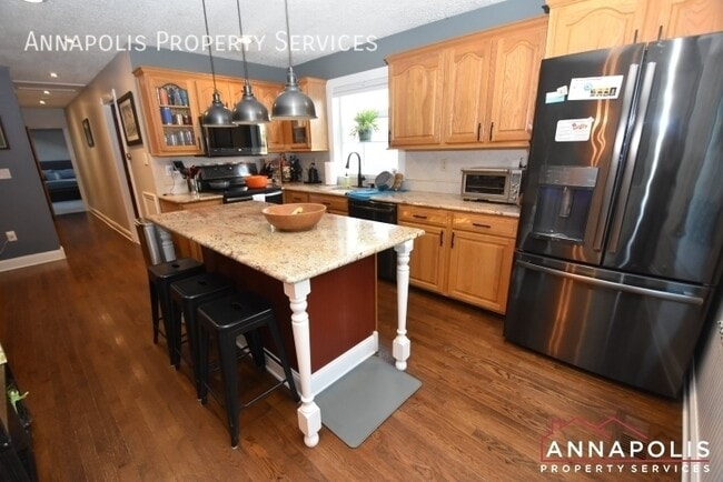 Foto del edificio - 1200 Bay Highlands Dr