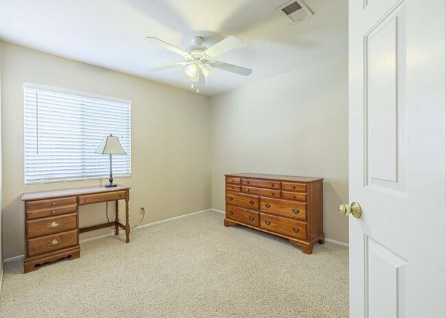 Building Photo - 3215 Fairgreen Ln