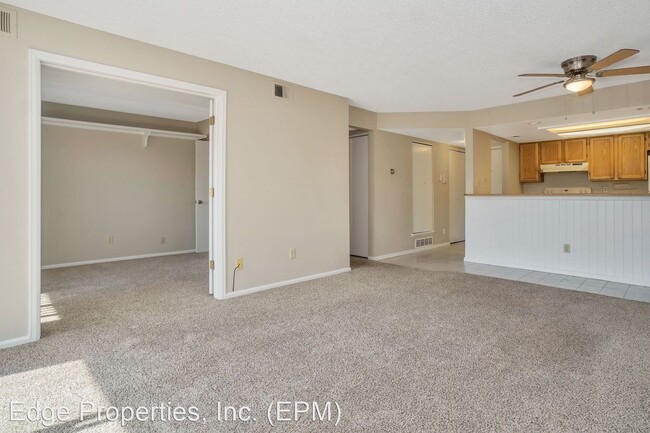 Building Photo - 491 S Kalispell Way