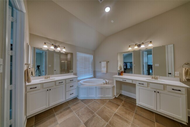 Building Photo - 29311 Ribbongrass Ct