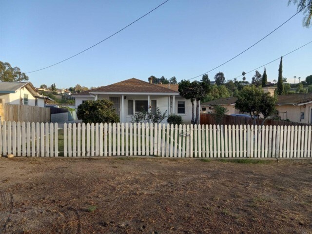 Foto principal - 5922 San Miguel Rd