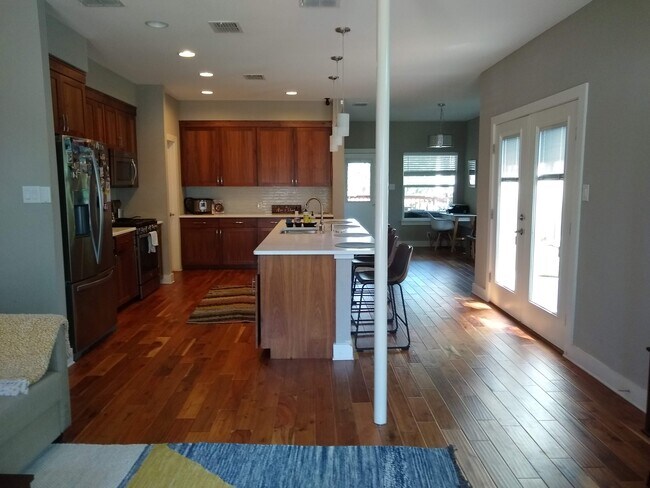 Foto del edificio - 1175 Oak Grove Ave