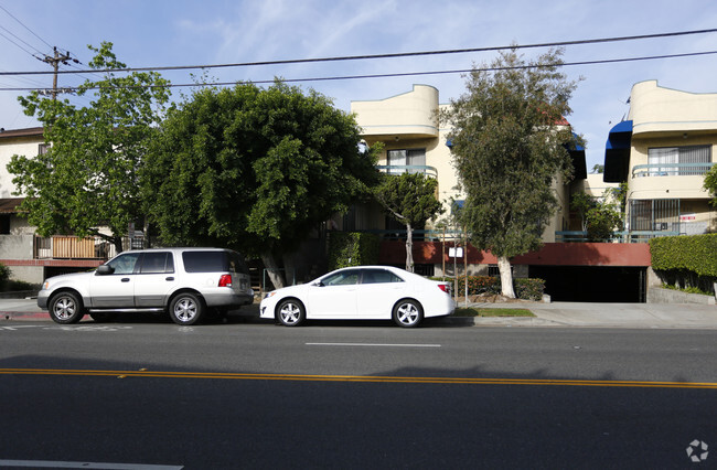 Edificio - 239 N Verdugo Rd