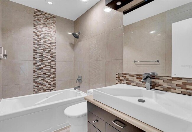 Building Photo - 3008 Parkway Blvd