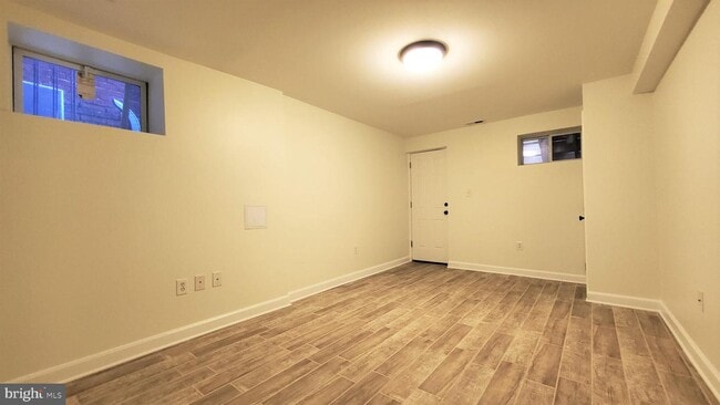 Building Photo - 810 9th St NE