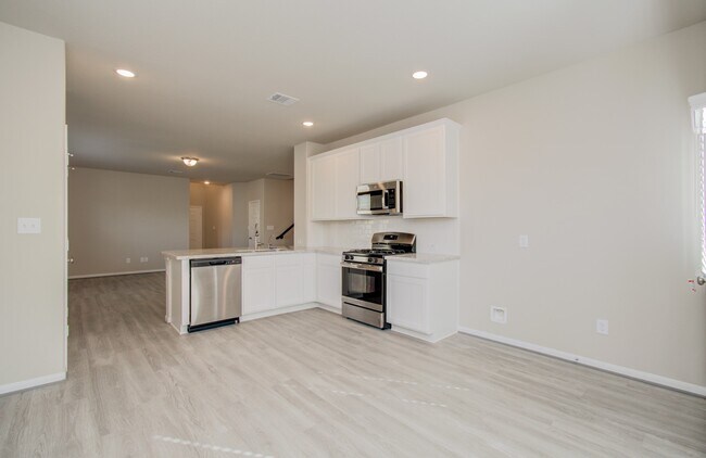 Foto del edificio - 8411 Beacon Bay Cir