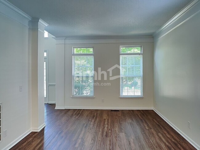 Building Photo - 8915 Walden Ridge Drive