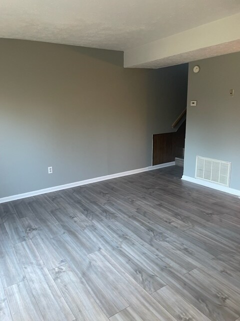 Building Photo - 179 Landings Dr