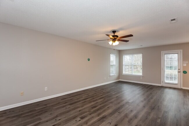 Foto del edificio - 5502 Brook Falls Ct