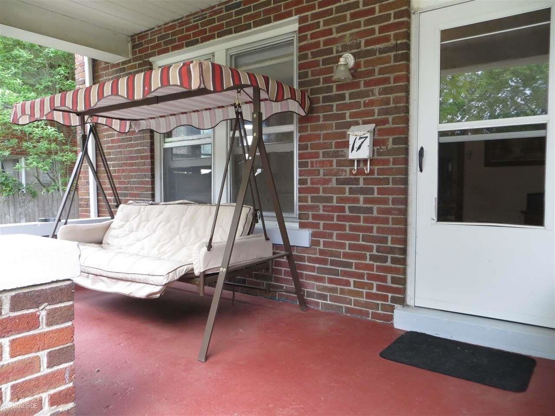 17 Kendrick St, Mount Clemens, MI 48043 House for Rent in Mount