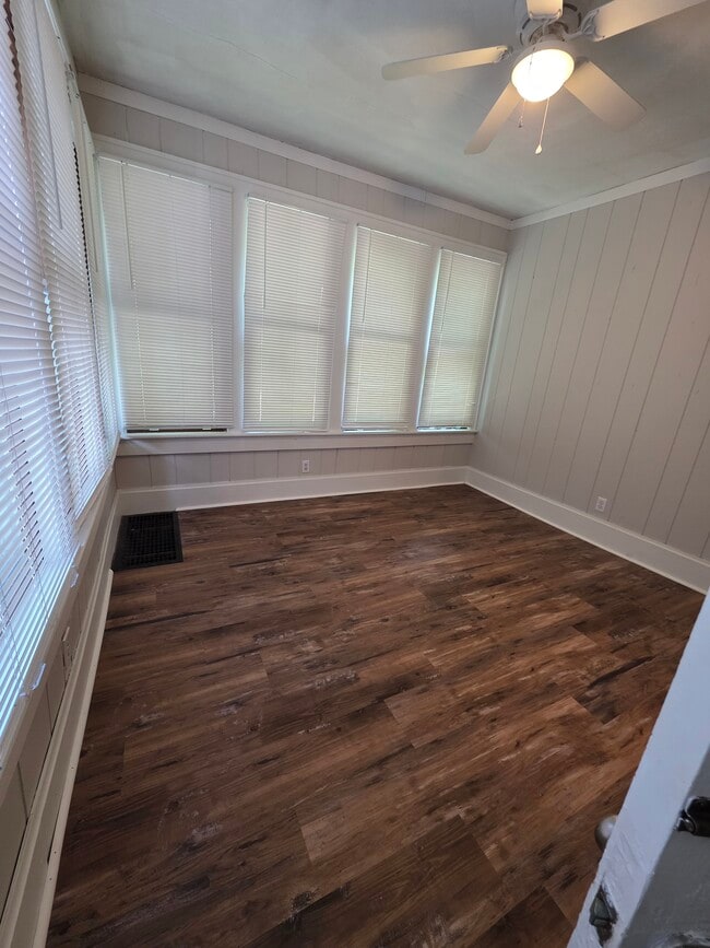 Bedroom 1 - 220 E Oakland Ave