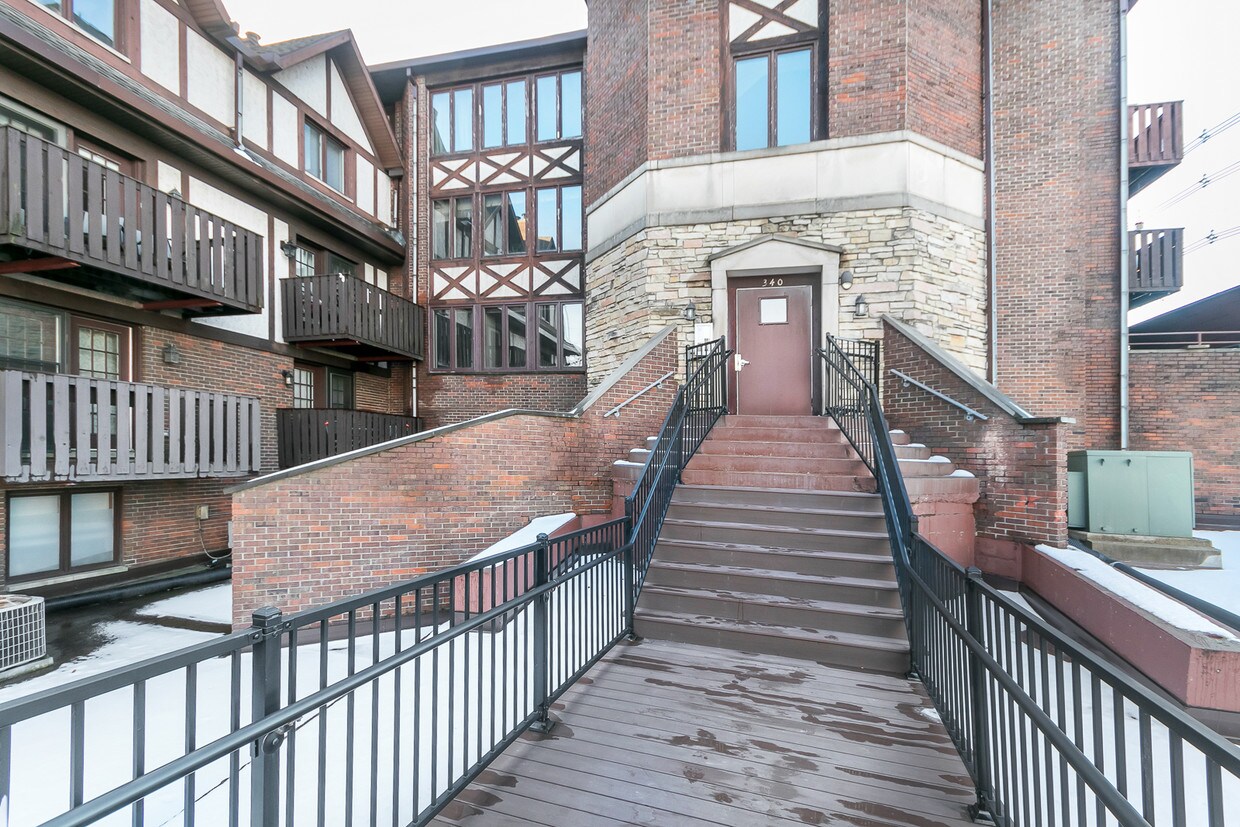 Primary Photo - 340 N Allen St
