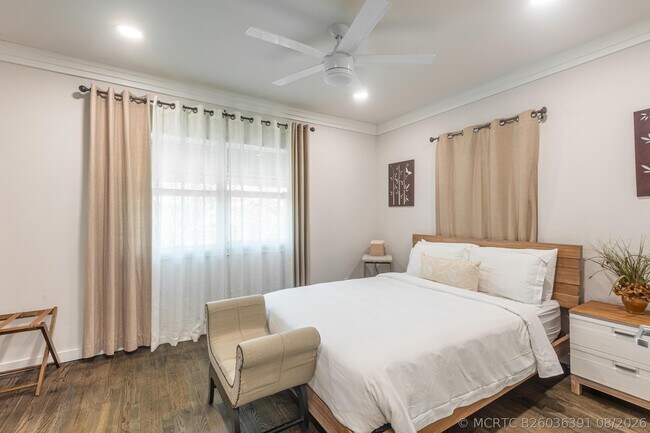 Foto del edificio - 1620 NE 8th St