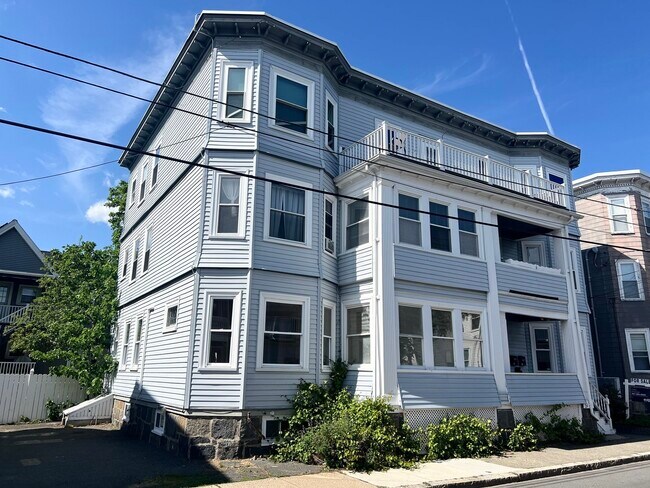 Building Photo - 26 Forrest St