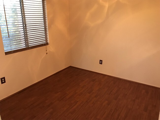Building Photo - 5930 Sahuaro Ranch Dr