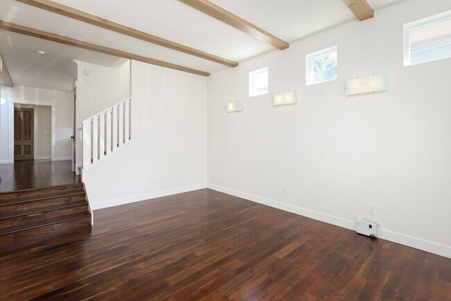 Building Photo - 966 43rd St