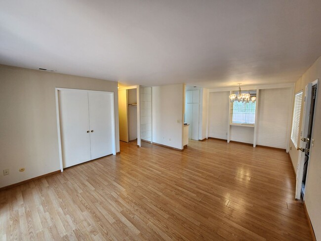Building Photo - 3 Bed Condo in Rancho Bernardo