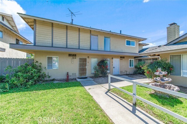 Foto del edificio - 14732 Del Amo Ave