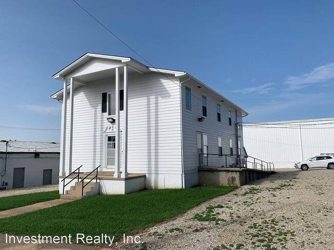 Building Photo - 9 br, 4 bath House - 605 N State St