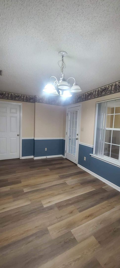 Foto del edificio - 3835 Cross Creek Trail