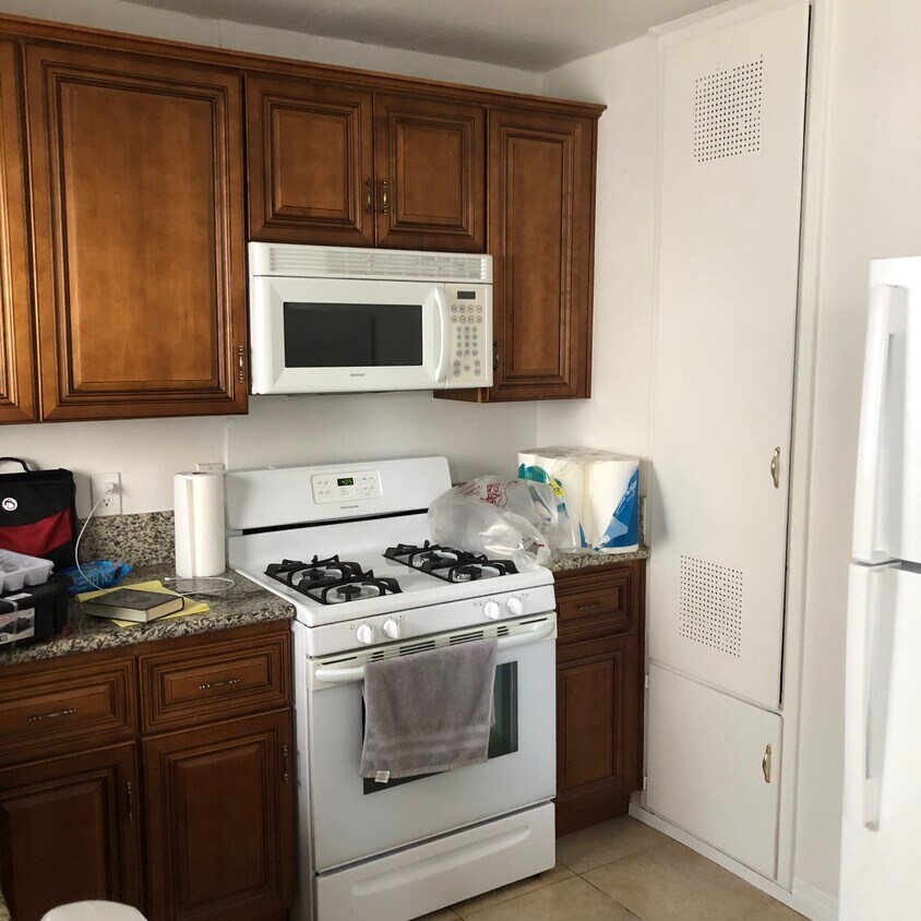 Foto del edificio - 11852 Chandler Blvd