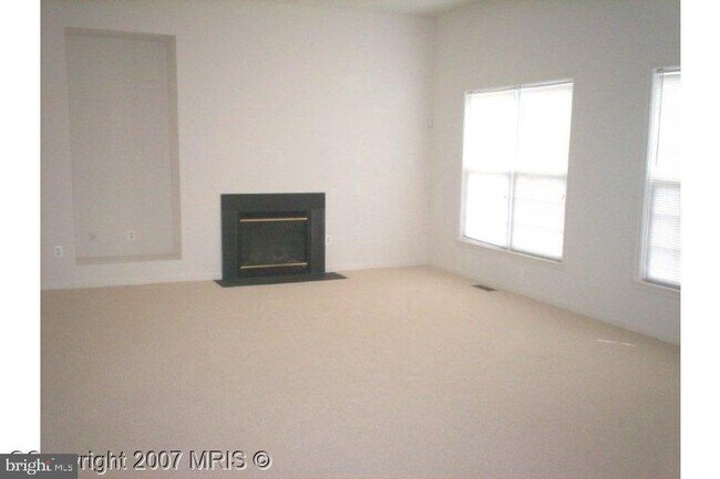 Building Photo - 2919 Pumpkin St