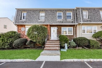 Building Photo - 23 Gladys Dr