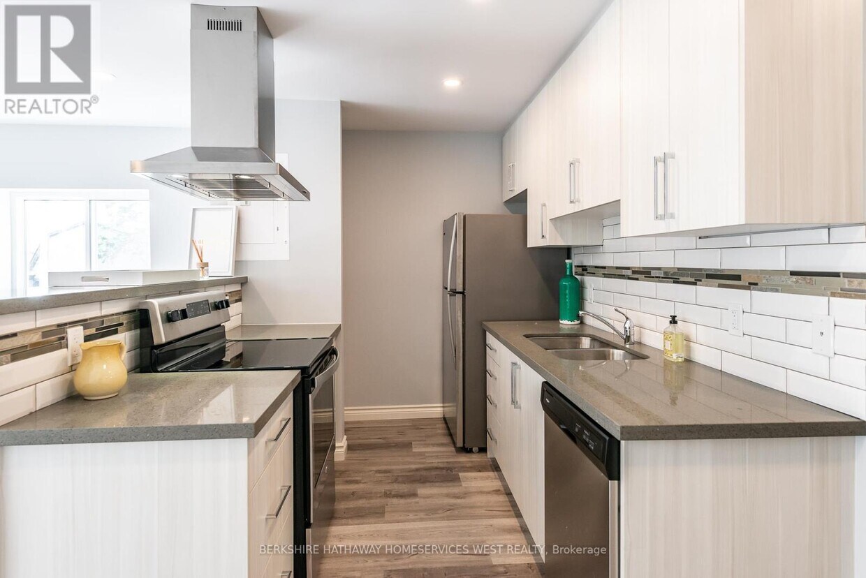 529529 Elm St, Port Colborne, ON L3K 5W6 House for Rent in Port