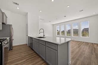 Building Photo - 5558 Amber Brook Ln