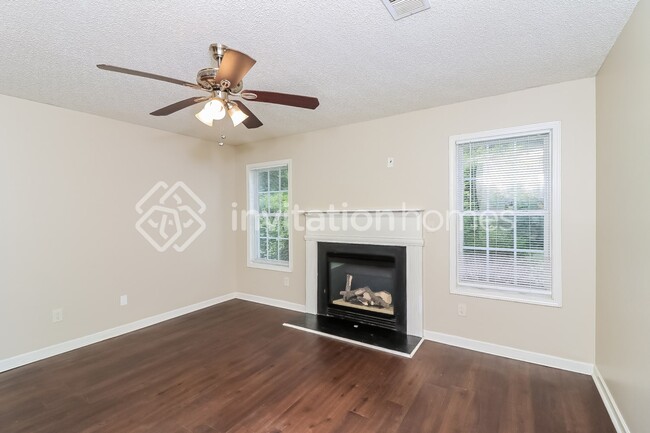 Building Photo - 845 Carll Ct