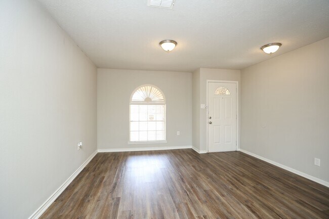 Foto del edificio - 815 Park Meadow Dr