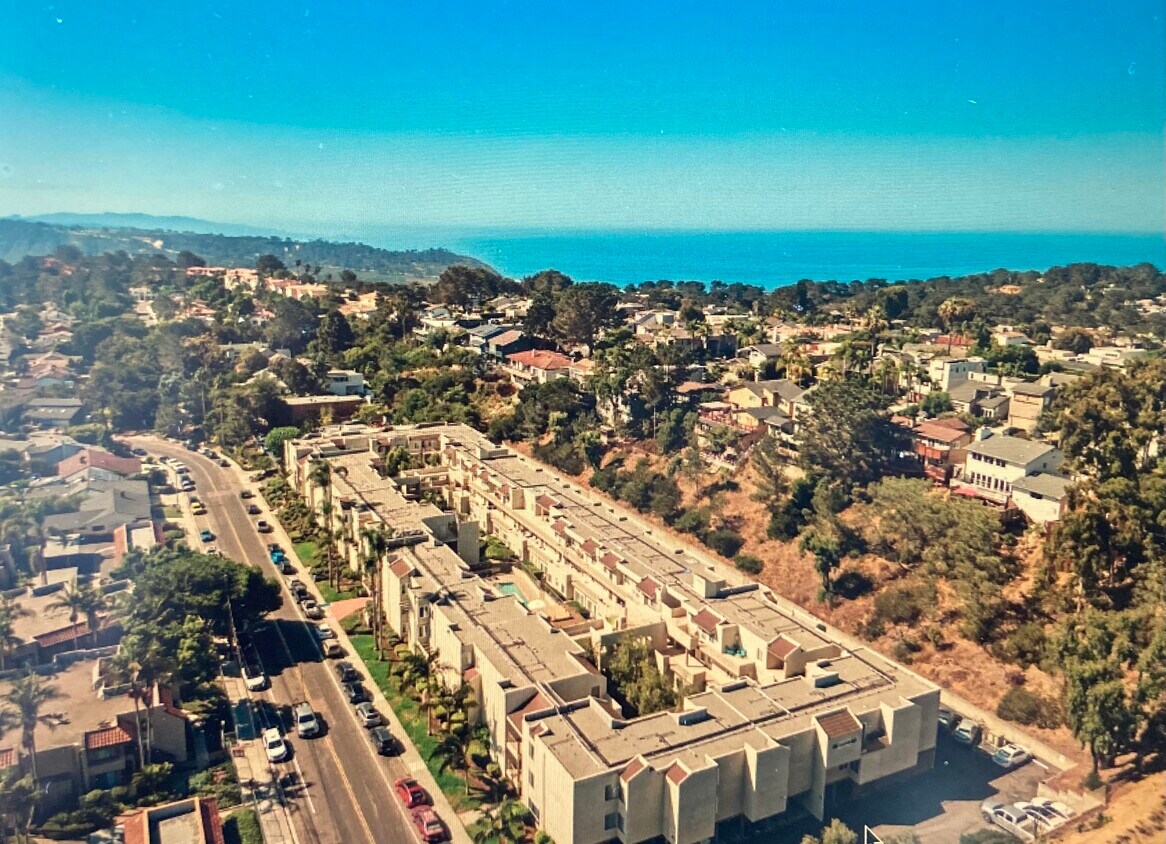 Building Photo - 13754 Mango Dr