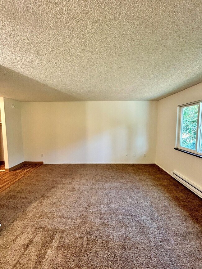 Building Photo - 3950 SW 102nd Ave