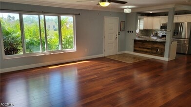 Building Photo - 1403 Davis Dr