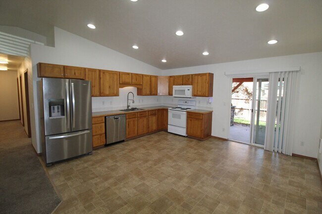 Foto del edificio - 6021 N Addison St