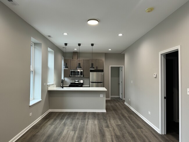 Foto del edificio - 2361 S Whipple St