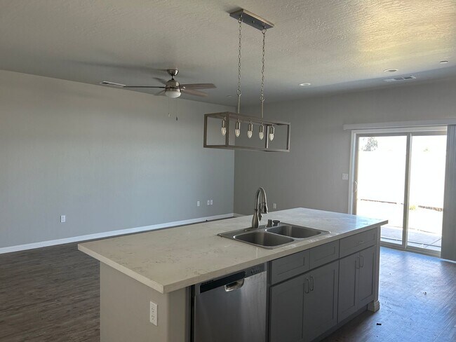 Foto del edificio - Like New Energy Efficient 3 Bedroom