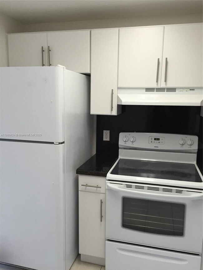 Foto del edificio - 3410 Coral Wy