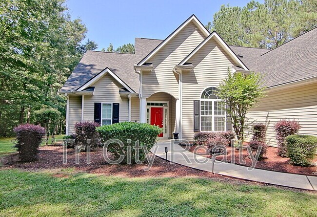 Building Photo - 69 Meadows Creek Ln