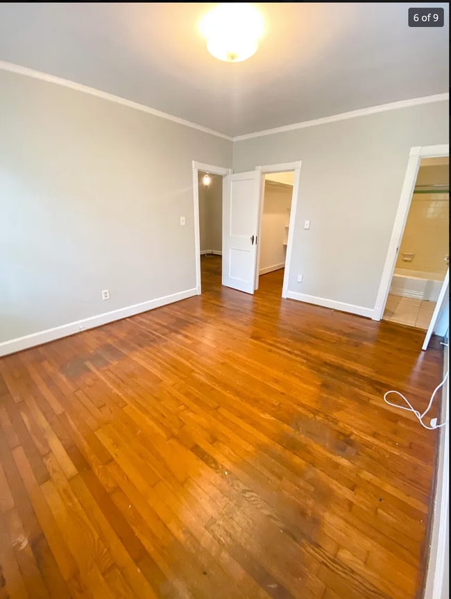 Building Photo - 115 E 55th St