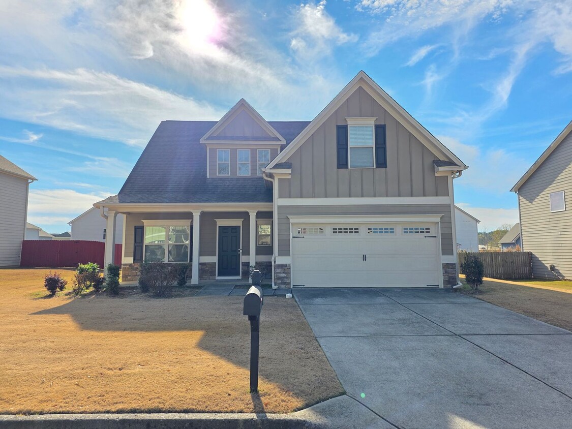 Foto principal - Beautiful 4 bed 2.5 bath home located in Cartersville
