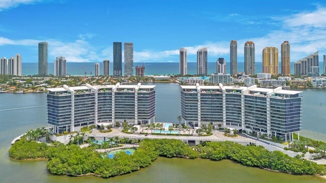 Building Photo - 5000 Island Estates Dr