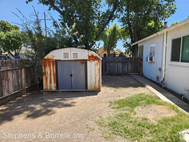 Building Photo - 1 br, 1 bath House - 555 1st Ave #B