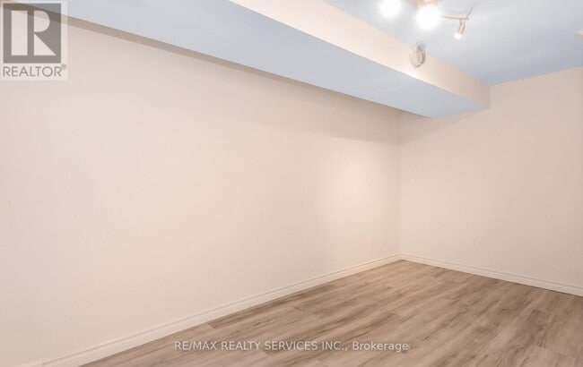 Building Photo - 4161 Goldenrod Crescent