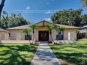 Building Photo - 907 Lakemont Dr