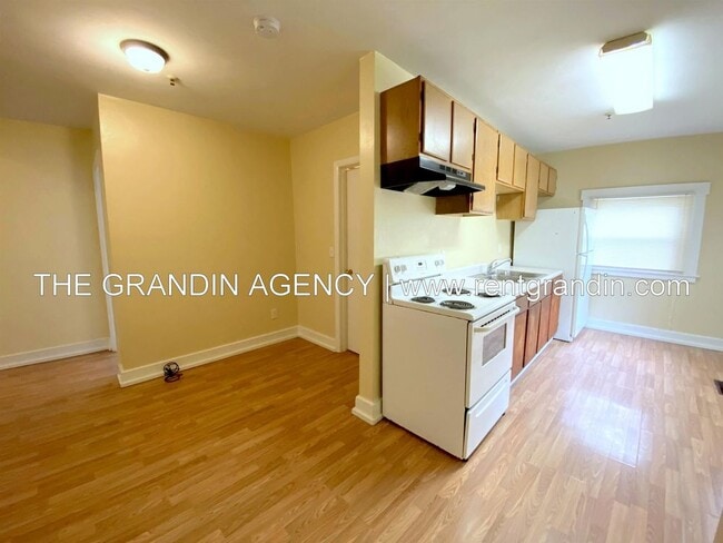 Building Photo - 1529 Patterson Avenue Southwest - 2