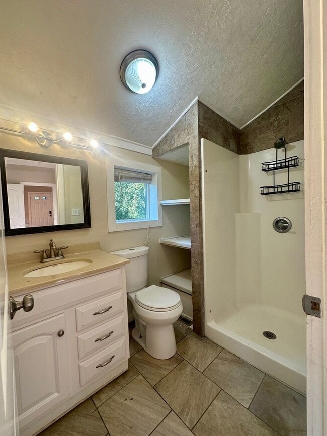 Building Photo - 907 Avenue A